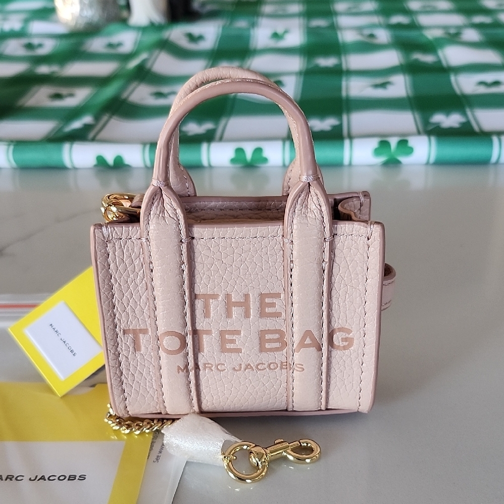 MARC JACOBS nano The Tote Bag Charm Keychain AUTHENTIC